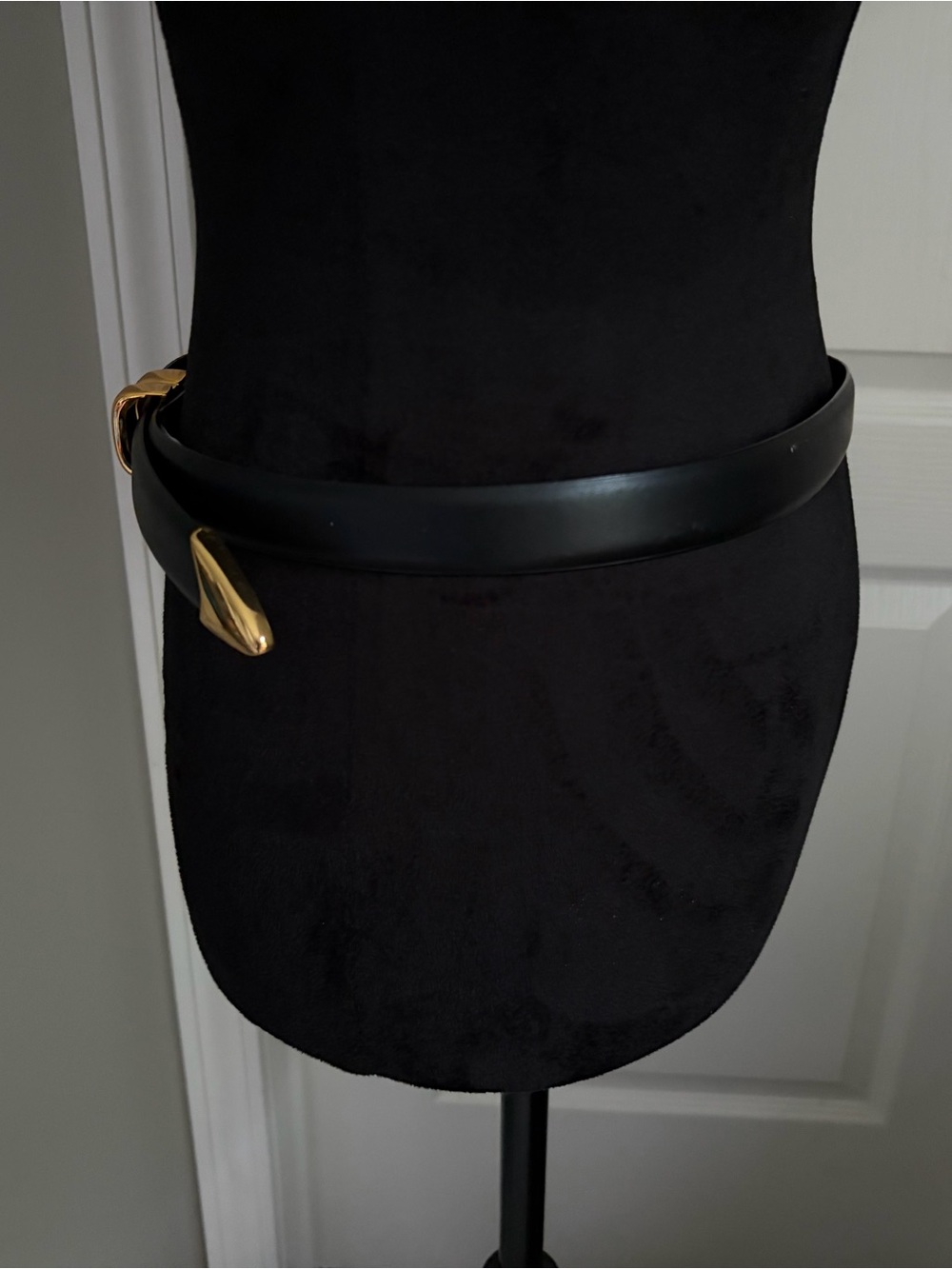 Madewell Black Leather Belt with Gold Buckle - Picture 2 of 7
